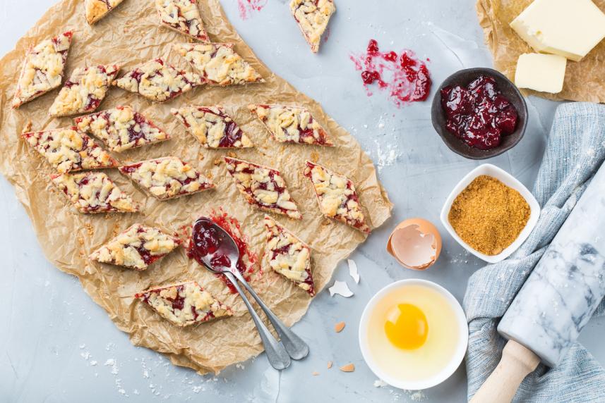 Raspberry Oat Bars